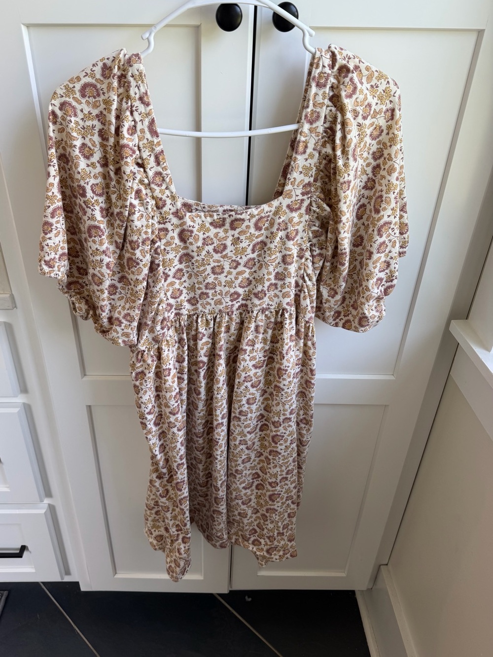 Rylee + Cru Cream Floral Puff-Sleeve Dress